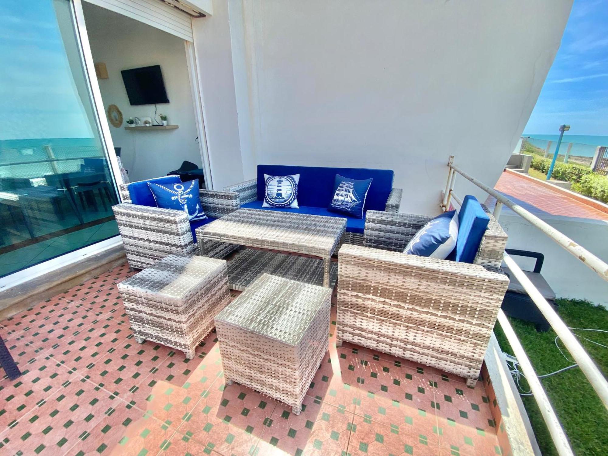 Splendid Beachfront Villa In Sidi Bouzid Beach With Pool Douar Ourlali Екстер'єр фото